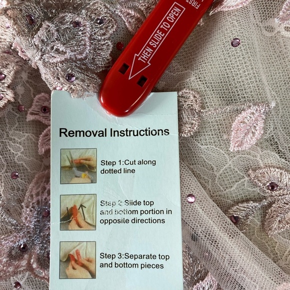 Mac Duggal floral applique illusion gown - Picture 10 of 13